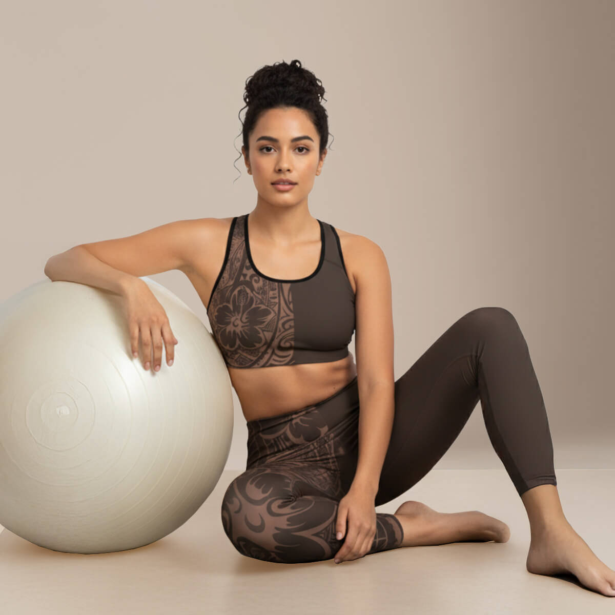 Miami Sublimation IslandRise high-waisted leggings in Bloom Mocha Mousse, featuring a close-up of the fabric and fit.