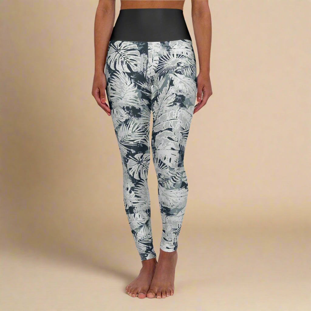 High-waisted leggings in Tiavi Mist, with a stylish, fitted design and tropical-inspired pattern.
