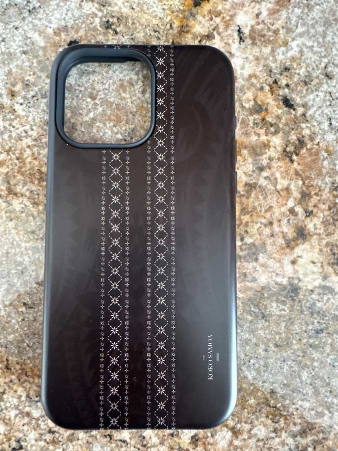 Malu tough phone case for AU/NZ/USA, rugged protective cover with textured design, fits smartphones securely.