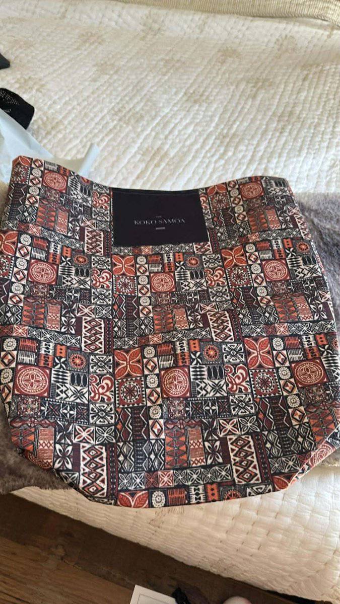 MWW on Demand Elei tote bag featuring traditional Samoa design in vibrant colors, perfect for everyday use.