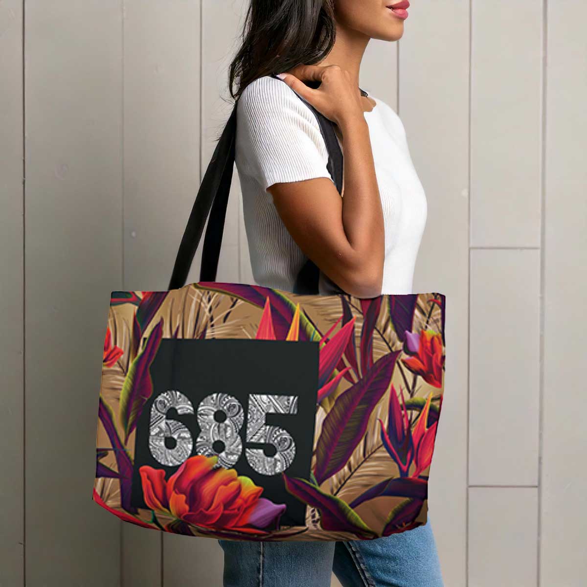 Tote Weekender Bag 685 Paradise with tropical print, spacious design, ideal for travel and everyday use.