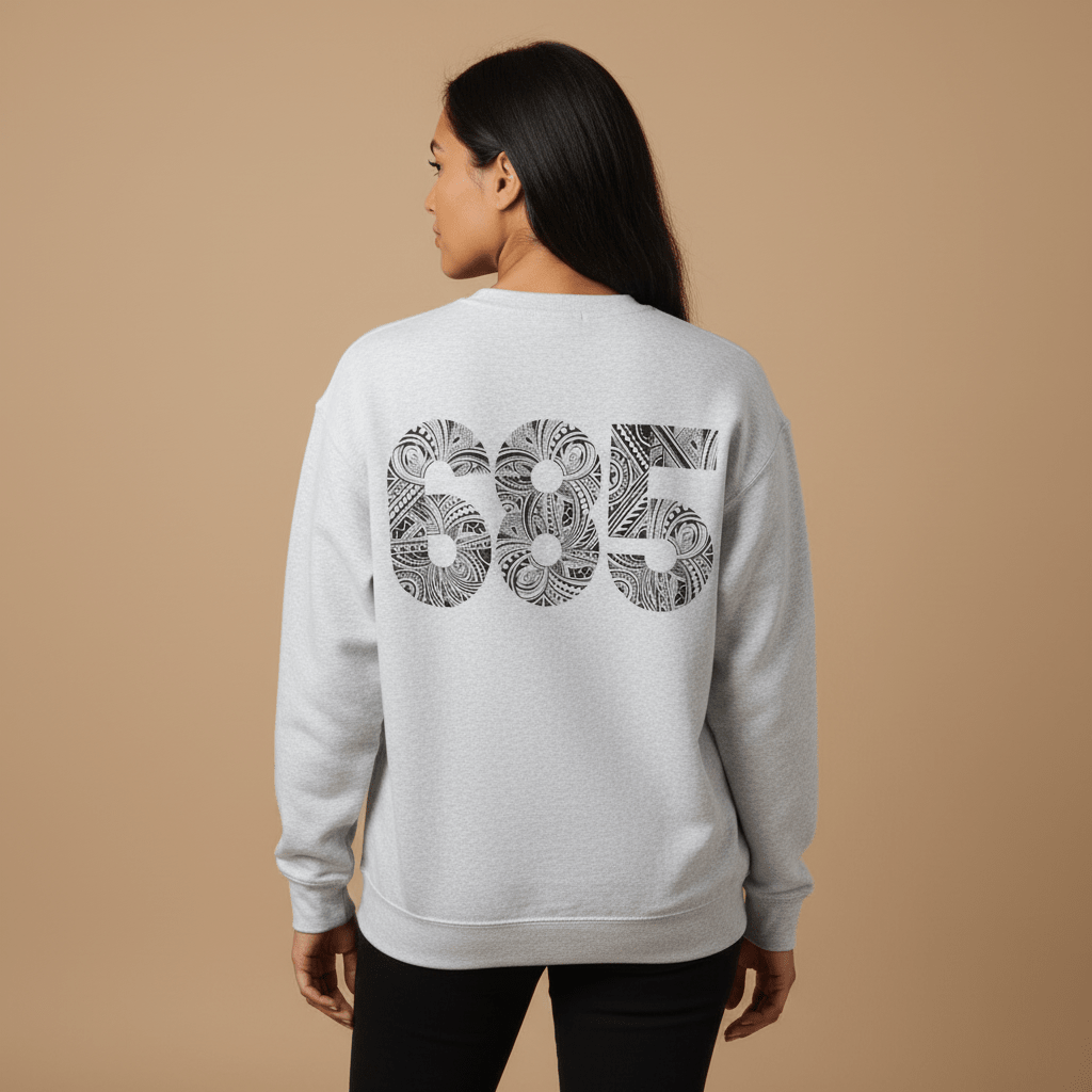 Unisex heavy personalized sweatshirt with USA print, casual and cozy apparel for all genders.
